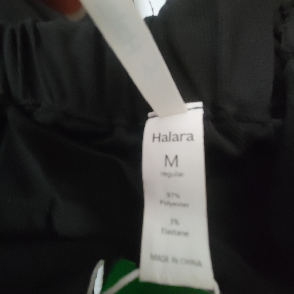 Halara NWT high Waist Pleated Textured Wide- Leg Size Medium. - Picture 9 of 12